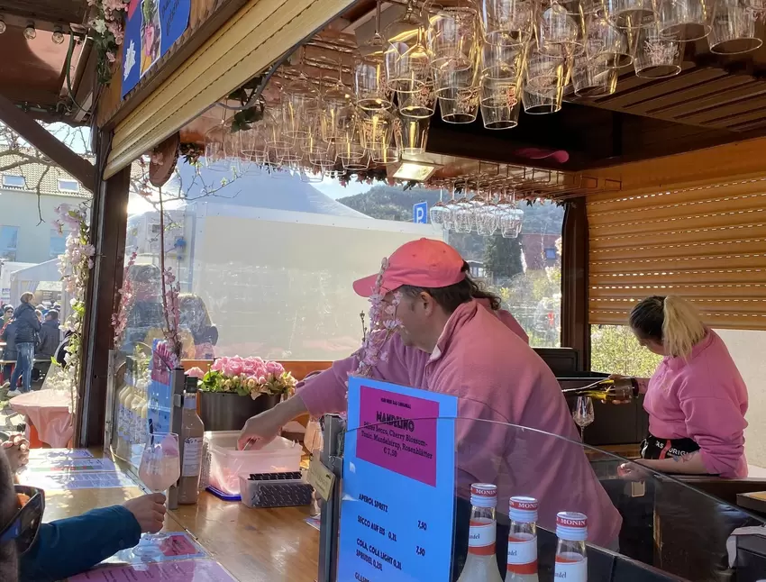 Eigens fürs Mandelblütenfest kreiert: Der Cocktail »Mandelino«