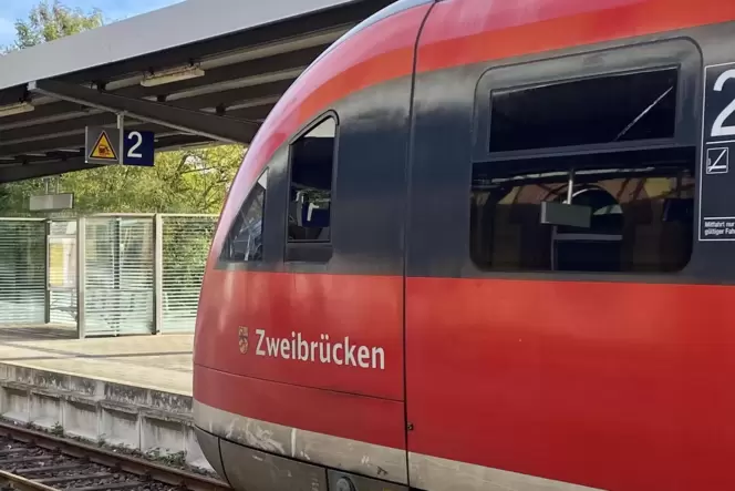 Am Dienstag rechnet die Bahn wieder mit planmäßigem Zugverkehr auch am Zweibrücker Hauptbahnhof.