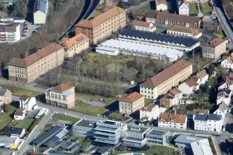 Eigentlich ein Filetstück mitten in der Stadt: die Weiße Kaserne an der Oselbachstraße.