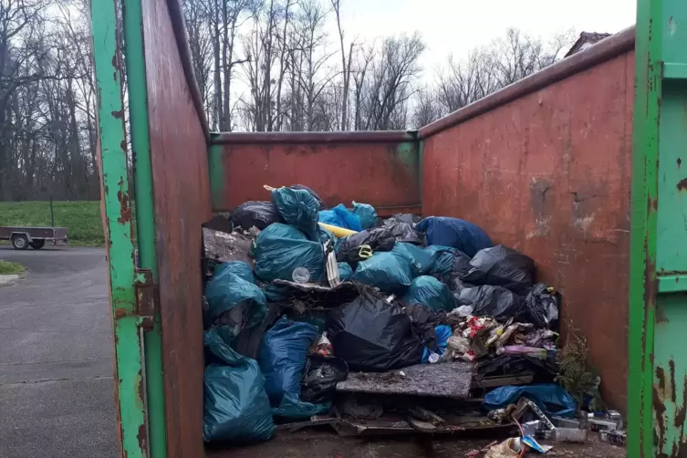 Gesammelter Müll in Lingenfeld: Fünf Kubikmeter kamen zusammen.
