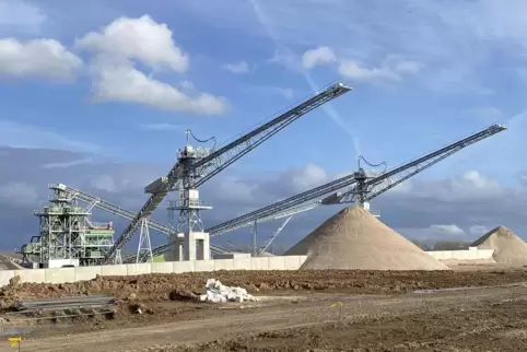 An dem Kieswerk in Bobenheim-Roxheim wird seit Februar 2022 gebaut. 