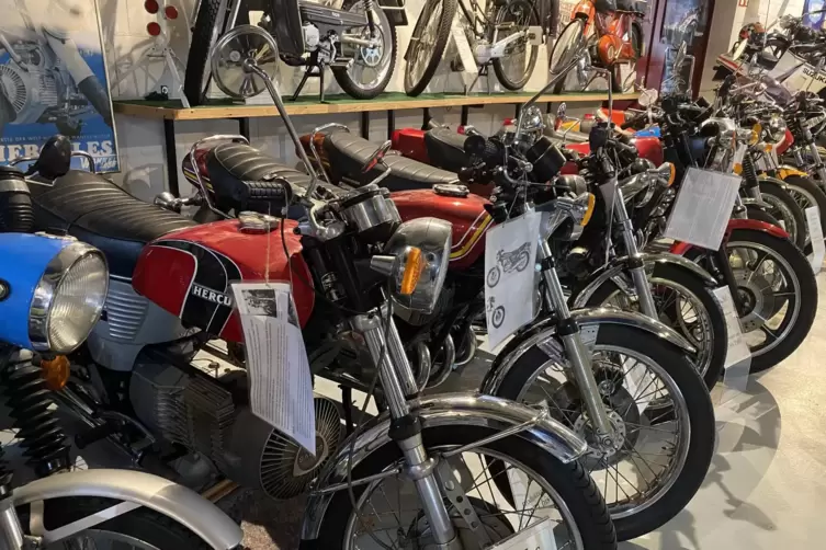 Blick in die Sonderausstellung: Das Motorrad- und Technikmuseum widmet sich den Youngtimern. 