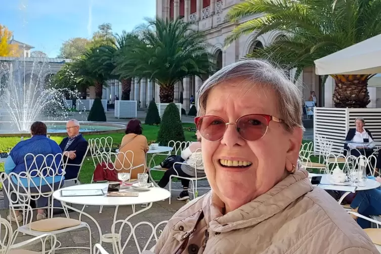 Elfriede Reinig ist verwitwet und verreist am liebsten in Gemeinschaft. Ein Ziel war 2022 Bad Kissingen. 