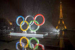 IOC-Präsident Thomas Bach betont, dass die Empfehlung des Komitees, russische und belarussische Athleten wieder zuzulassen, sich