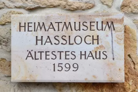 Tafel am Ältesten Haus in Haßloch. 