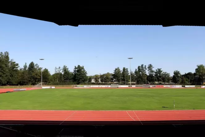 Im Bienwaldstadion spielt und trainiert bislang der FC Bienwald Kandel.