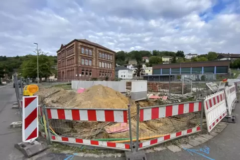 Seit 2021 ruht die Mensa-Baustelle.