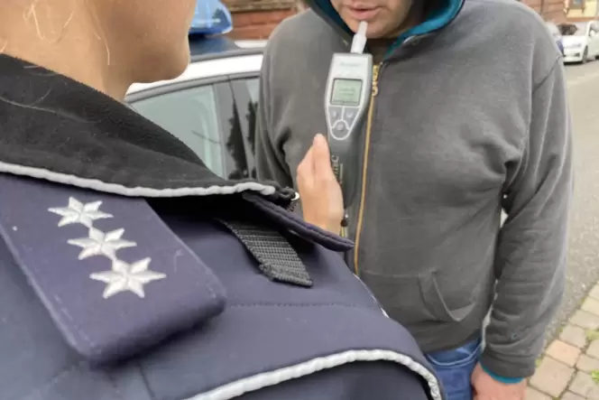 Grünstadter Polizisten haben 2022 mehr alkoholisierte Fahrer ertappt als in den Vorjahren. Und bei Drogenkontrollen fällt der Tr