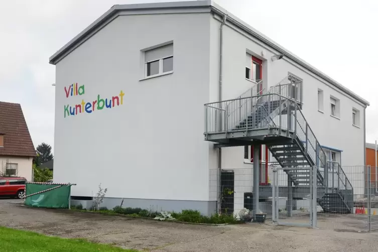 In der Villa Kunterbunt in Neuhofen haben 2022 im Schnitt pro Tag zwei Erzieherinnen krank gefehlt. 