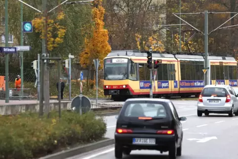 Die Stadtbahn verbindet den Wörther Bahnhof mit dem Badepark.