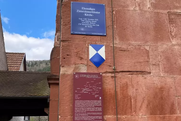 Denkmalplaketten an der Klosterkirche