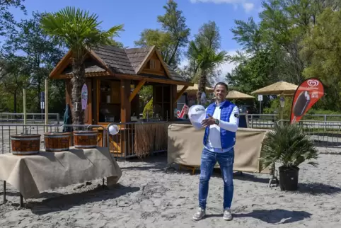 Jeffrey Bauer ist seit 2021 Pächter vom Kiosk am Silbersee. 