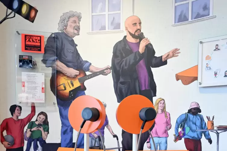Farbe bekennen im Hambacher Schloss: die Schauwand mit Wolfgang Niedecken und Abdelkarim.