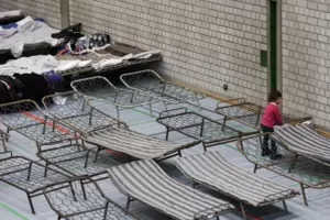 Noch ist es bei uns nicht ganz so weit: 2015 wurden in Bayern Notunterkünfte für Flüchtlinge vorbereitet. Noch ist es bei uns nicht ganz so weit: 2015 wurden in Bayern Notunterkünfte für Flüchtlinge vorbereitet.