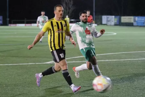 Fehlt rotgesperrt: Florian Bicking (links) vom SVM.