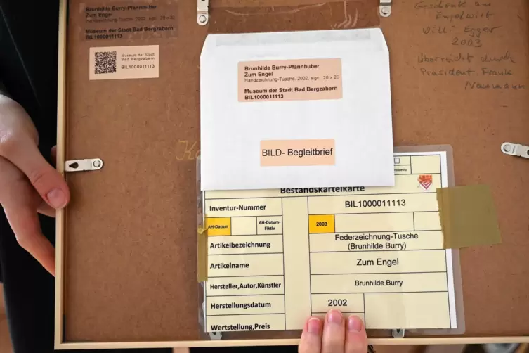 Auf der R&uuml;ckseite ist nachzulesen: Hier handelt es sich um eine Federzeichnung von Brunhilde Burry-Pfannhuber. 