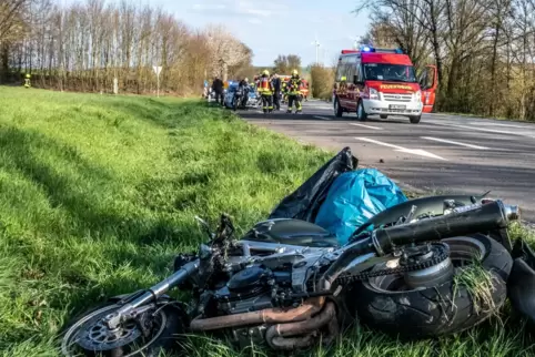 Ein Motorradfahrer wurde bei einem Unfall auf der B47 bei Albisheim schwer verletzt.