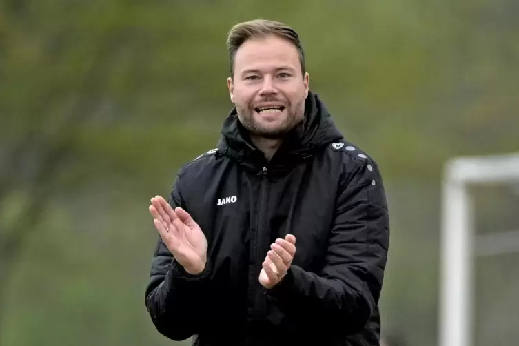Arminen-Trainer Andreas Brill fordert noch mindestens zwei Siege. 