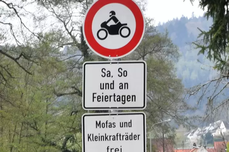 Vom 1. April bis 31. Oktober dürfen im Elmsteiner Tal keine Motorräder fahren. 
