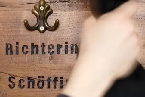 Der Kreis benötigt für Jugendstrafverhandlungen Schöffinnen und Schöffen. 
