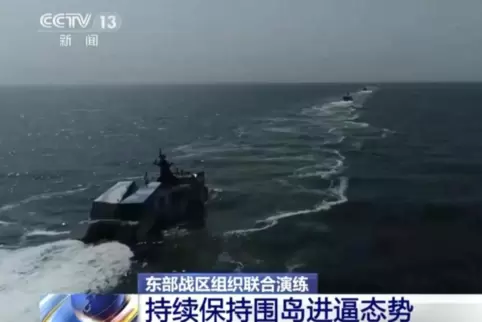 Das Videostandbild von Chinas Fernsehsender CCTV zeigt ein chinesisches Marineschiff, das an dem Manöver teilnimmt.