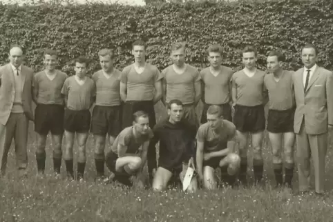 Diese Mannschaft des VfR Frankenthal besiegte in der letzten Saison der Oberliga Südwest den 1. FC Kaiserslautern im Ostparkstad