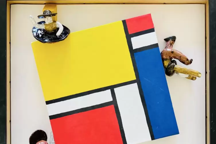 &bdquo;Das Triadische Ballett&ldquo; in der Pirmasenser Festhalle wird von einer eint&auml;gigen Kunstausstellung im Foyer mit Sch&uuml;lerarbeiten de