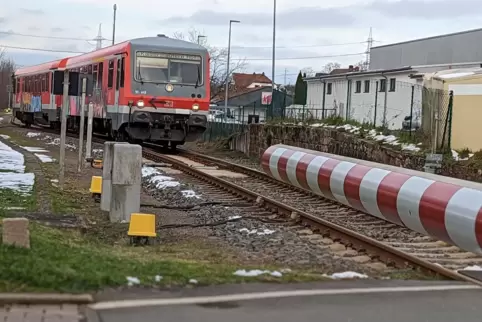 Eine zusätzliche Regionalbahn fährt nach der Partie ins Lautertal. 