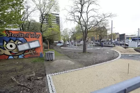 Wird in eine attraktive Spiel- und Freizeitfläche umgestaltet: der Rudolf-Hoffmann-Platz.