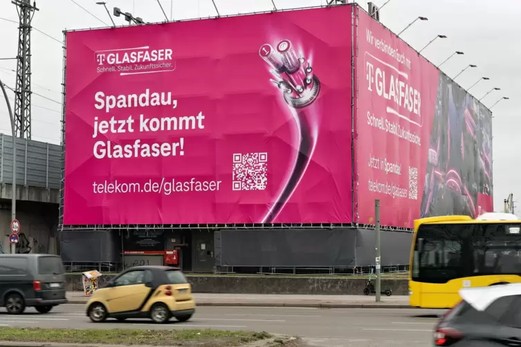 Werbung der Telekom in Berlin.