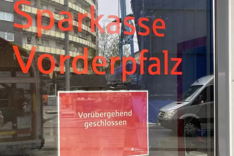 In der SB-Filiale am Berliner Platz gibt es derzeit kein Bargeld f&uuml;r die Passanten an dem zentralen Verkehrsknotenpunkt. 
