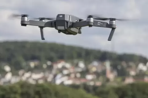 Drohnen können helfen, Rehkitze im Feld zu entdecken.