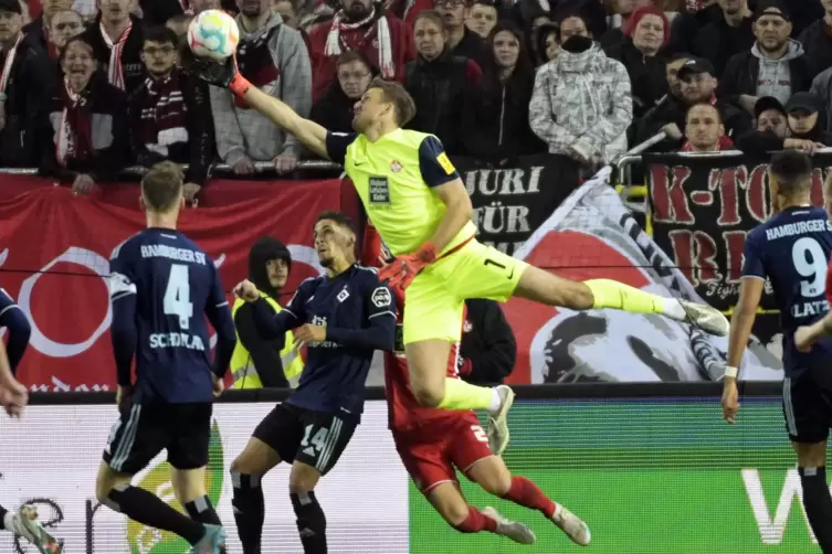 Ohne Gegentor &ndash; und deshalb erst recht zufrieden: Torwart Andreas Luthe. 