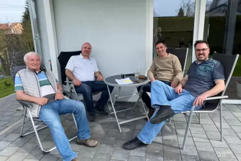 Lauter Handballexperten: Wilfried Job (links) mit seinen Söhnen Alexander, Christian und Tobias (von links).