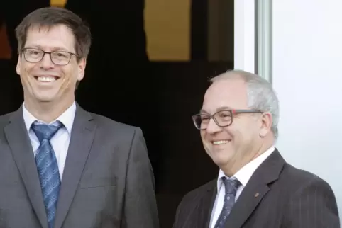 Oberbürgermeister Marold Wosnitza (links) und Bürgermeister Christian Gauf. Oberbürgermeister Marold Wosnitza (links) und Bürgermeister Christian Gauf.