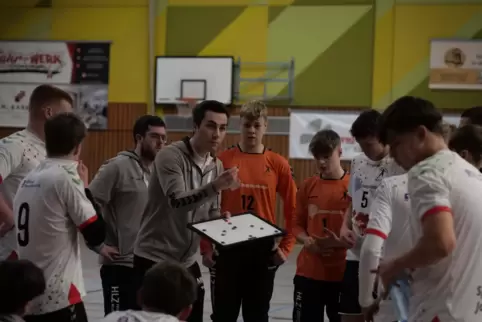 Seine Mannschaft hat einen guten Mix aus großen, körperlich robusten Spielern sowie kleinen, technisch starken, sagt Trainer Mal
