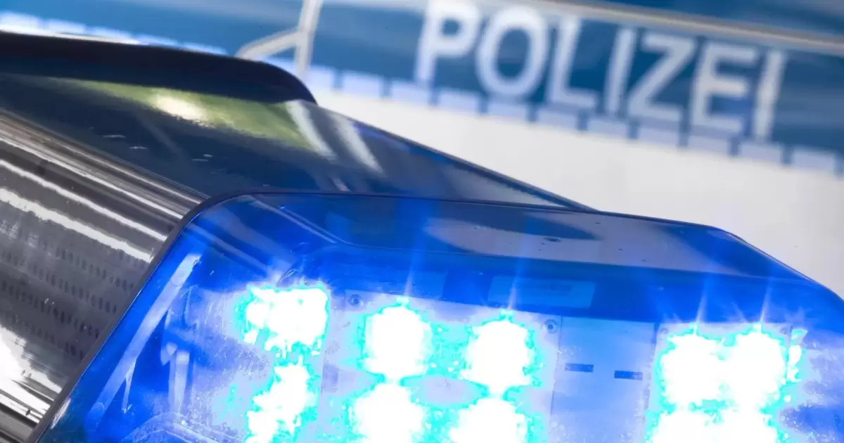 Germesheim: Unbekannter zerstört Auto auf Parkplatz von Hela