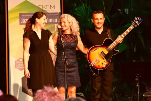 Die drei Musiker treten in Ludwigswinkel zusammen mit einer Bandoneonistin auf. 
