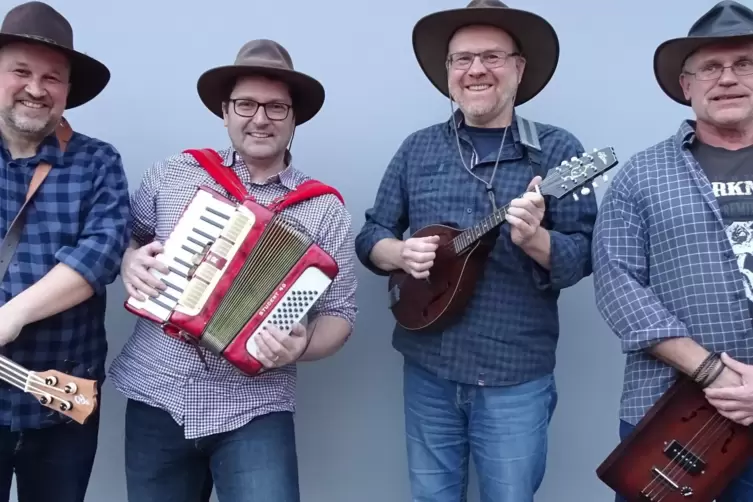 Singt im heimischen Dialekt: die P&auml;lzer Cantry B&auml;nd. 