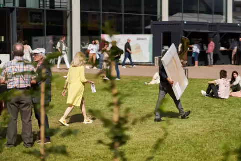 Auf der art Karlsruhe können Besucher auch mit wenig Geld zum Sammler werden. 