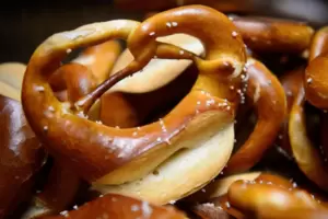 Schon lange nicht mehr: Brezel-Verkauf aus dem Häuschen am Postplatz. Schon lange nicht mehr: Brezel-Verkauf aus dem Häuschen am Postplatz.