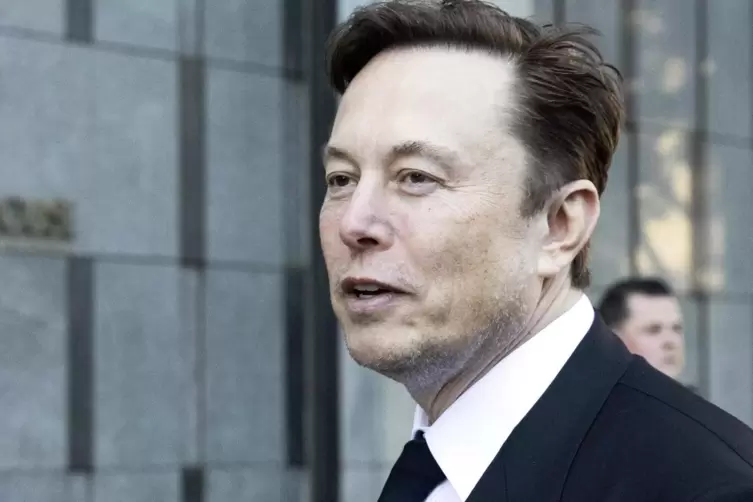 Kommt mit Klarnamen im Buch vor: Elon Musk.