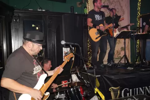 The Rocking Tones, hier im Februar im Irish Pub, spielen bei der Hexentour im Z1.