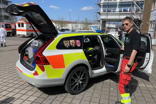 Anästhesist und langjähriger Notarzt Ulrich Klinner ist einer der fünf Ärzte im Lauterer MIC-Team. Anästhesist und langjähriger Notarzt Ulrich Klinner ist einer der fünf Ärzte im Lauterer MIC-Team.