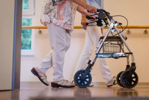 Auch für Pflegekräfte soll es mehr Geld geben. 