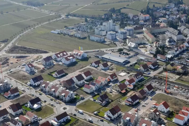 Viele Seebacher hoffen, dass im Fronhof II bald ein neuer Supermarkt entsteht. 