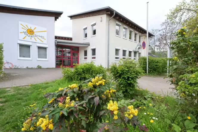 Kita Sonnenstrahl: Unter den Mitarbeiterinnen und Mitarbeitern herrsche ein Klima der Angst vor dem Ortsbürgermeister. So schild