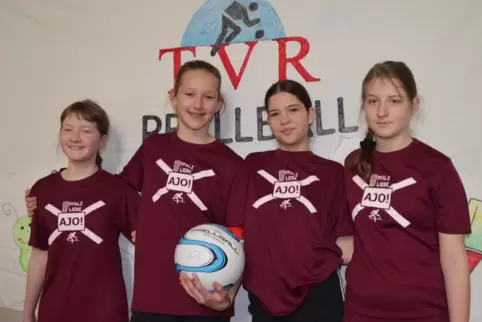 Freude über Platz fünf: die Rieschweiler Schülerinnen mit (von links) Johanna Dewes, Elisa Kleine-König, Marie Roos und Mila Hoh Freude über Platz fünf: die Rieschweiler Schülerinnen mit (von links) Johanna Dewes, Elisa Kleine-König, Marie Roos und Mila Hoh