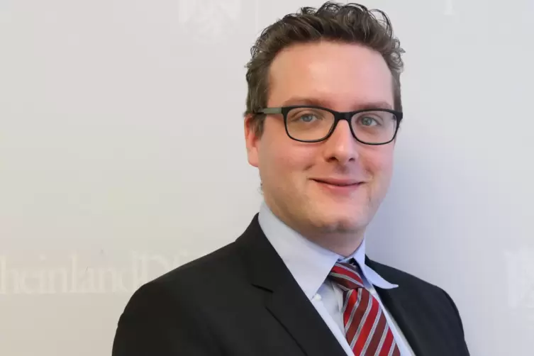 Janosch Littig leitete bisher das B&uuml;ro von Ministerin Katharina Binz (beide Gr&uuml;ne). 