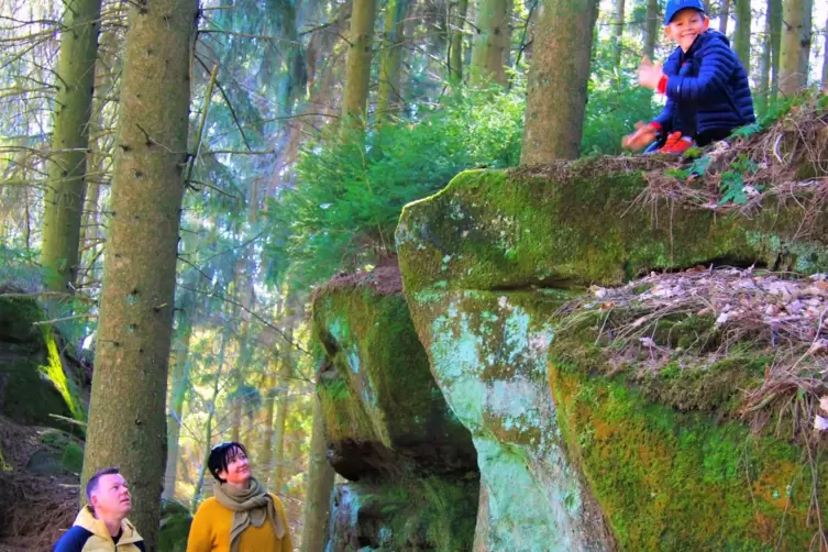 Die Tour ist keineswegs nur was für geübte Wanderer. Auch Kinder können die Abschnitte wie den Felsenpfad bewältigen.